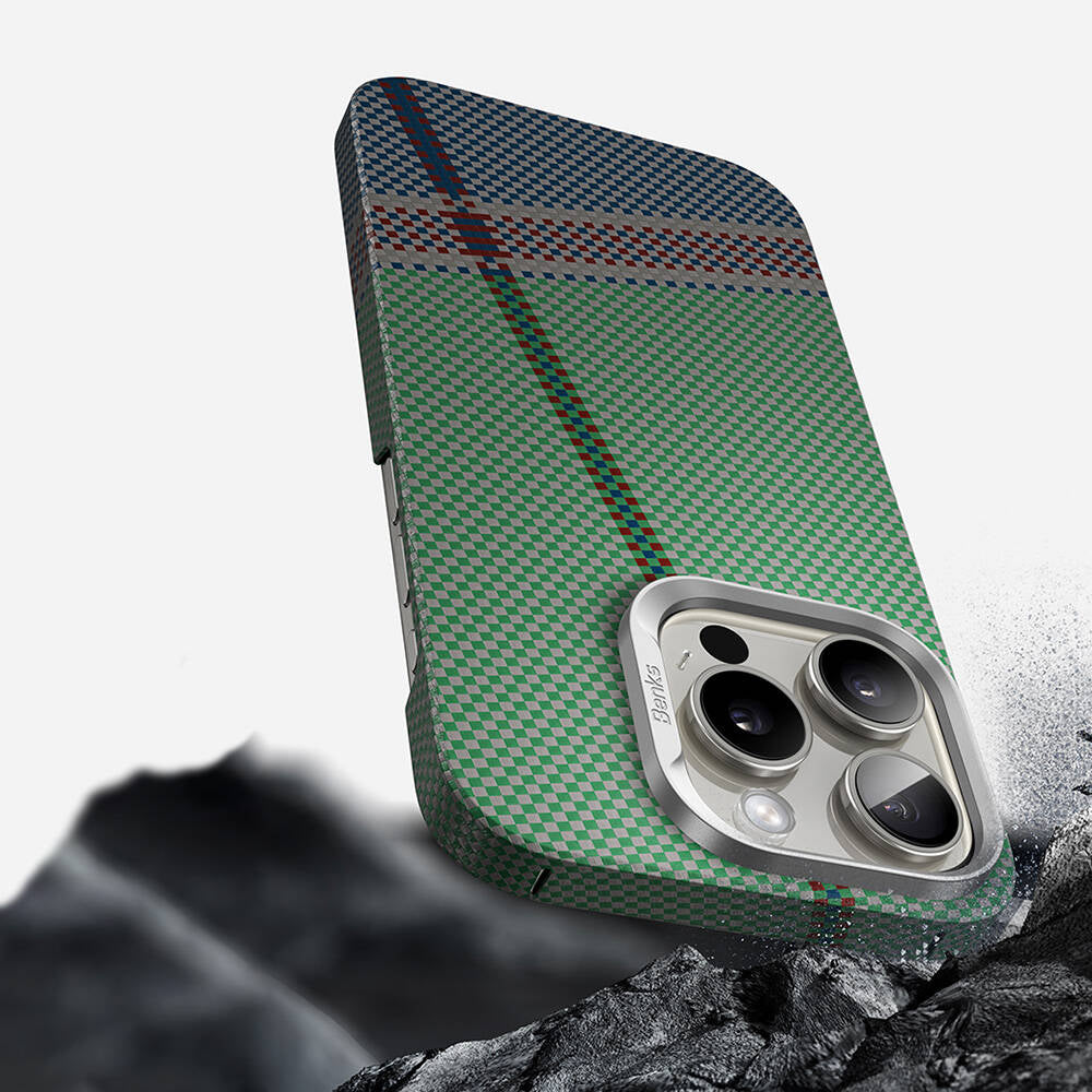 iPhone 16 Pro Max Kılıf M-safe Şarj Özellikli Karbon Fiber Tasarımlı Benks Passion Green ArmorAir Kevlar Kılıf