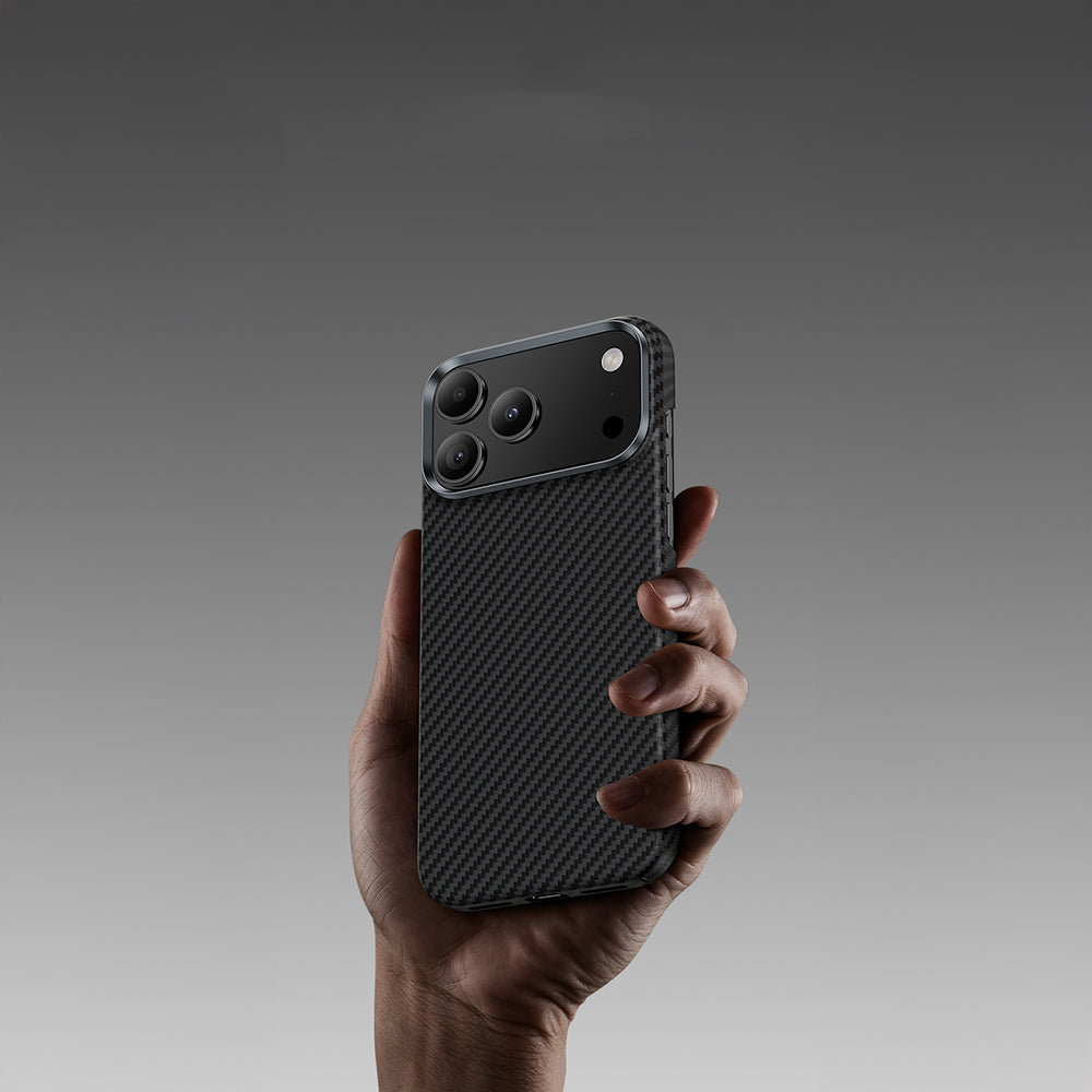 iPhone 17 Kılıf Benks M-safe Şarj Özellikli Metal Kamera Çerçeveli Magnetik ArmorAir 600D Kevlar Karbon Fiber Kılıf