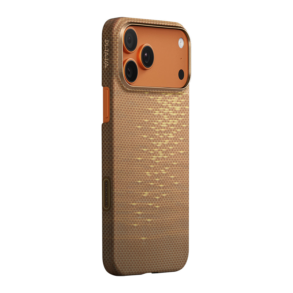 iPhone 17 Pro Kılıf M-safe Şarj Özellikli Aramid Karbon Fiber Pitaka Glints of Gold Ultra Slim Serisi Kılıf