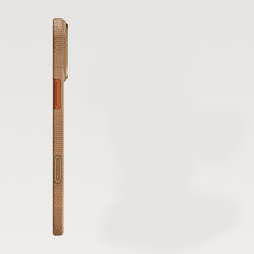 iPhone 17 Pro Kılıf M-safe Şarj Özellikli Aramid Karbon Fiber Pitaka Glints of Gold Ultra Slim Serisi Kılıf