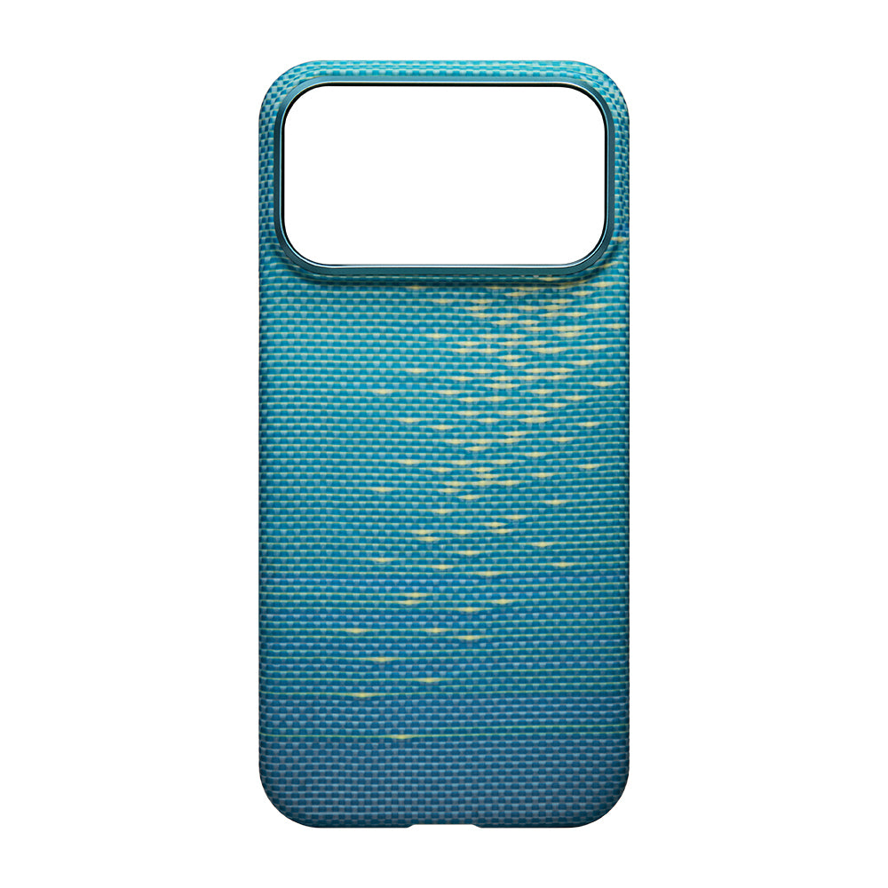 iPhone 17 Pro Kılıf M-safe Şarj Özellikli Aramid Karbon Fiber Pitaka Glints of Gold Ultra Slim Serisi Kılıf