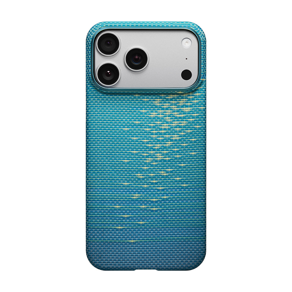 iPhone 17 Pro Kılıf M-safe Şarj Özellikli Aramid Karbon Fiber Pitaka Glints of Gold Ultra Slim Serisi Kılıf