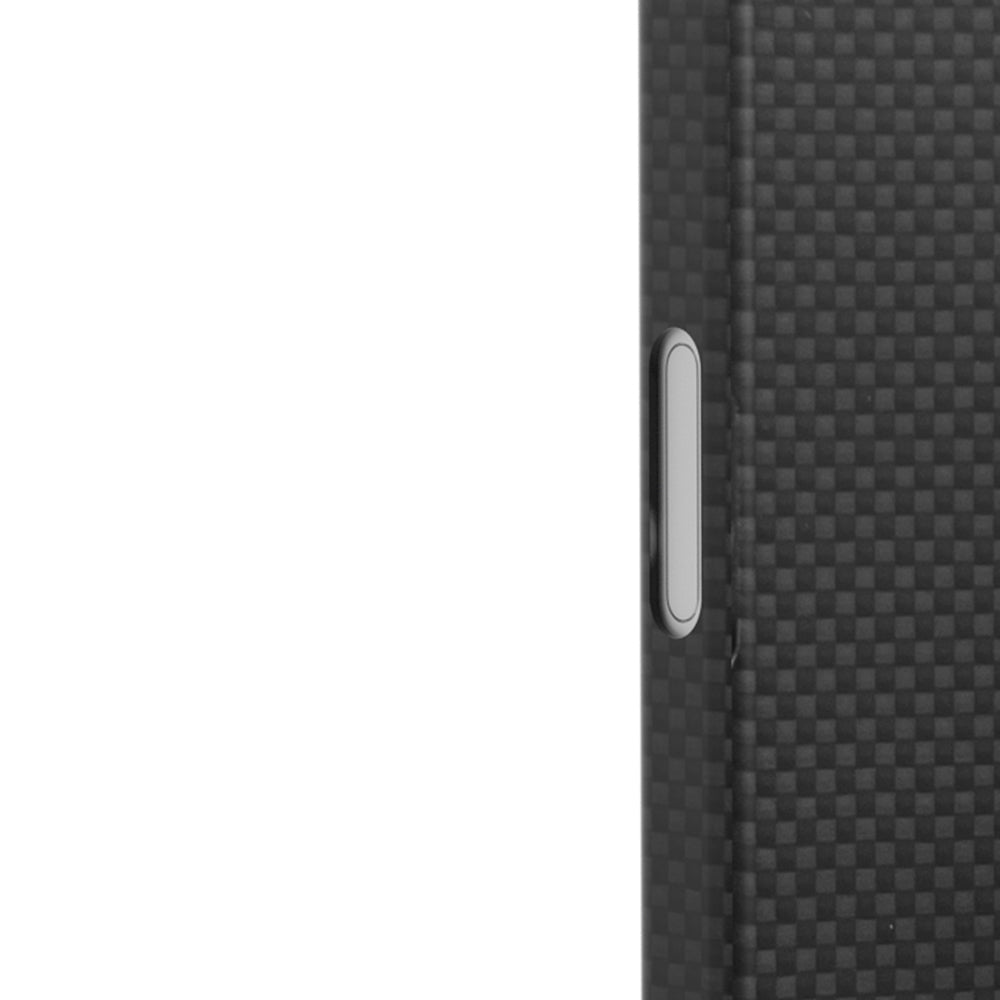iPhone 17 Pro Kılıf M-safe Şarj Özellikli Aramid Fiber Youngkit 1500D Extreme Wing Titanyum-Gold Serisi Kılıf