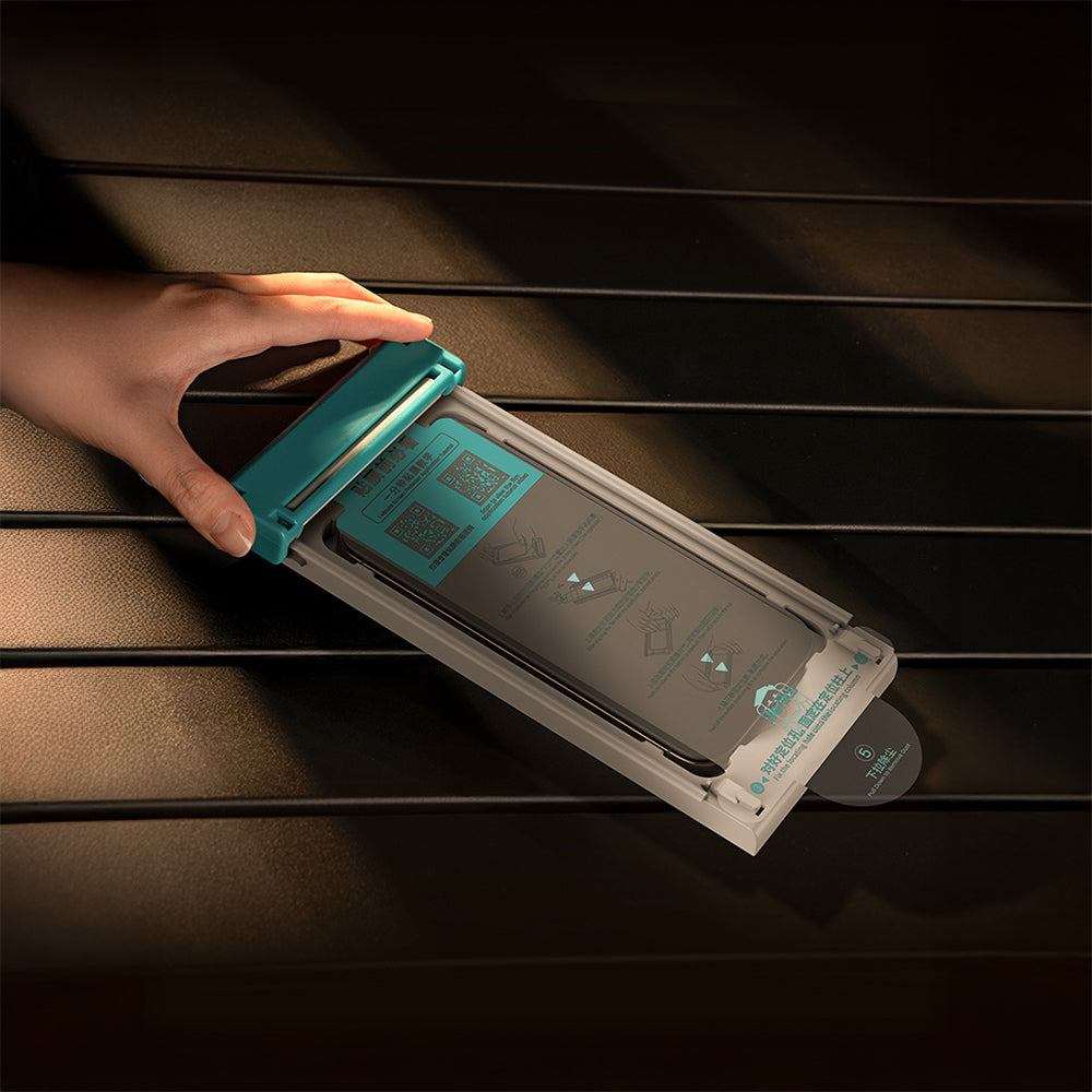 iPhone 17 Pro Max Benks Glass Warrior 2.0 EZFita Safir Cam Ekran Koruyucu + Kolay Uygulama Aparatı