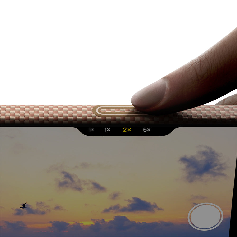 iPhone 17 Pro Max Kılıf M-safe Şarj Özellikli Aramid Karbon Fiber Pitaka Glints of Gold Ultra Slim Serisi Kılıf