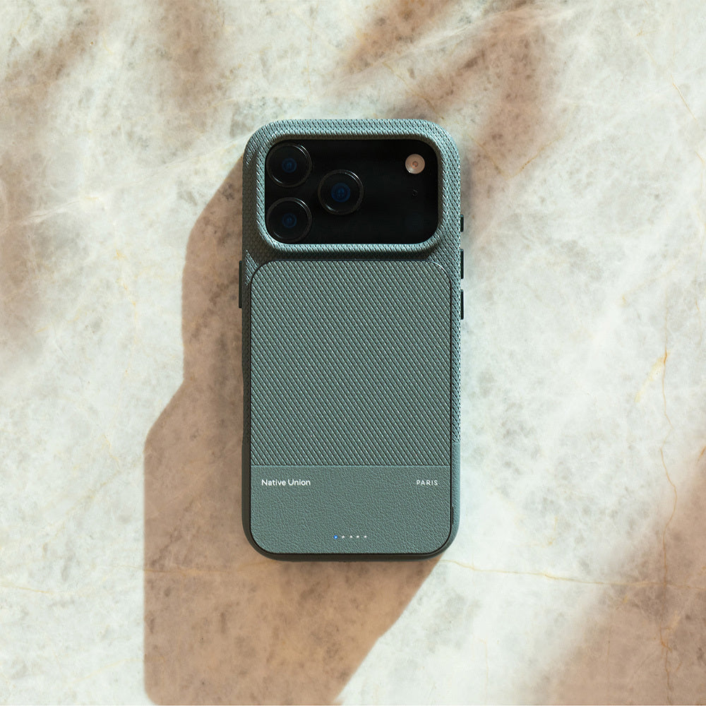 iPhone 17 Pro Max Kılıf M-safe Şarj Özellikli Deri Dokulu Native Union RE Classic Serisi Kılıf