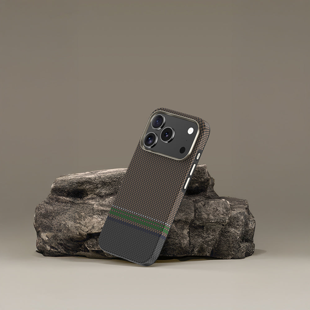 iPhone 17 Pro Max Kılıf M-safe Şarj Özellikli Karbon Fiber Tasarımlı Benks Prestige ArmorPro Kevlar Kılıf