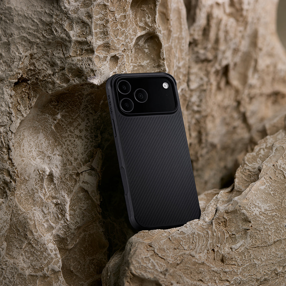 iPhone 17 Pro Max Kılıf M-safe Şarj Özellikli Pitaka Aramid Pro Guard Serisi Black-Gray Karbon Kılıf