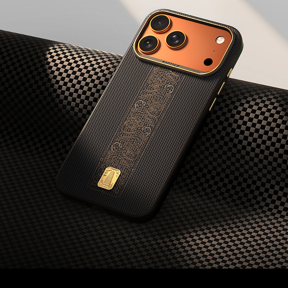 iPhone 17 Pro Max Kılıf M-safe Şarj Özellikli Raptic Aramid Dual Rise Serisi 24 Ayar Altın Kaplamalı Karbon Kılıf
