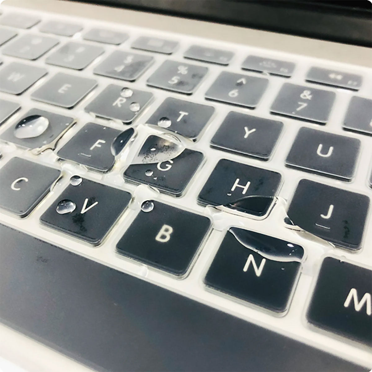 Macbook 13' 2017 A1466 Zore Klavye Koruyucu Transparan Buzlu Silikon Ped