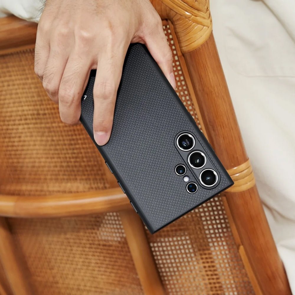 Galaxy S24 Ultra Kılıf M-safe Şarj Özellikli Aramid Karbon Fiber 3 Fonksiyon Butonlu Pitaka PinButton Serisi Kılıf