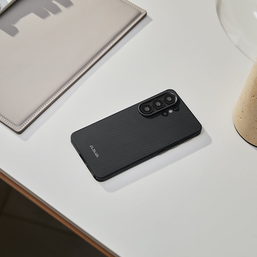 Galaxy S26 Ultra Kılıf M-safe Şarj Özellikli 600D Aramid Karbon Fiber Pitaka Cairn Serisi Black-Grey Twill Kılıf