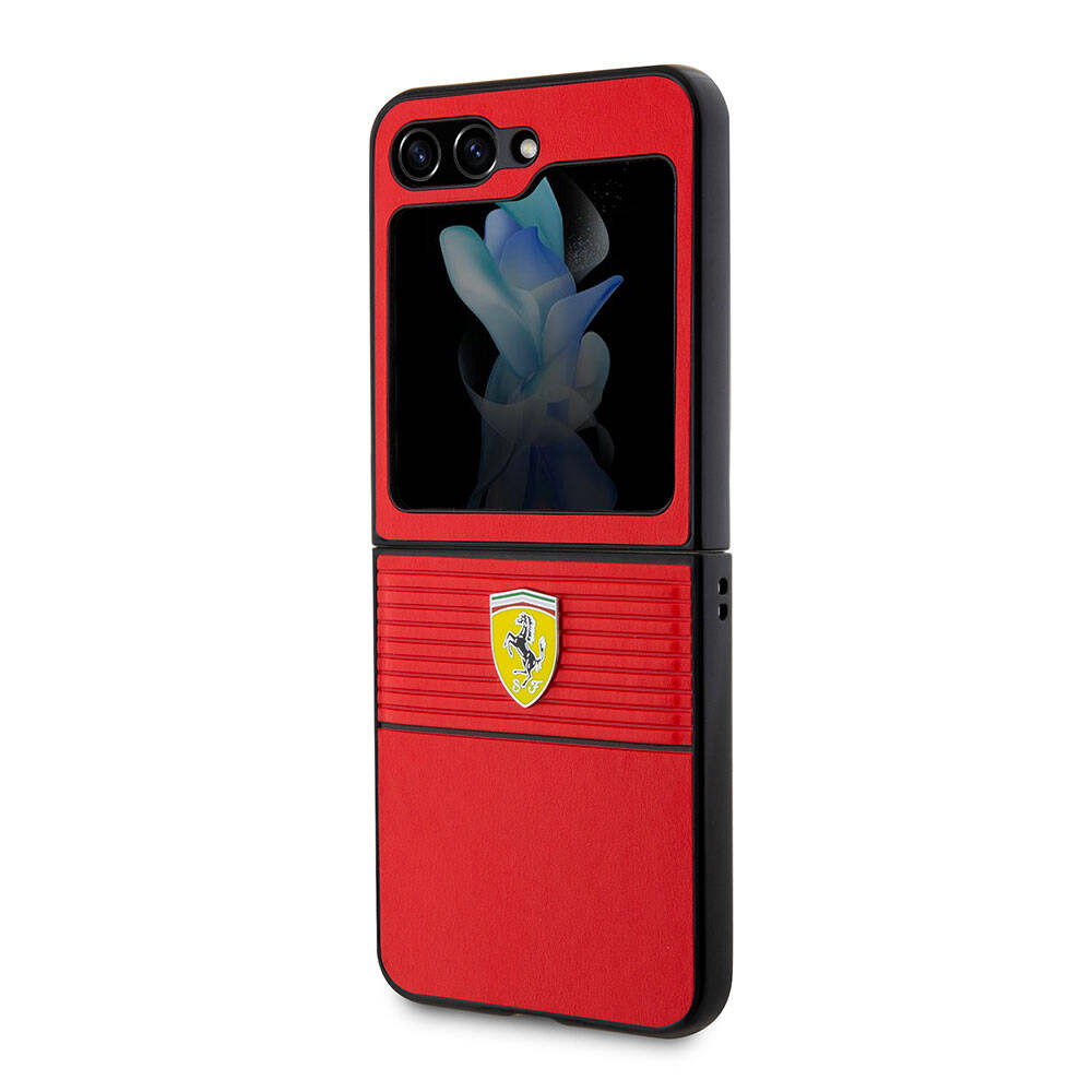 Galaxy Z Flip 5 Kılıf Ferrari Orijinal Lisanslı PU Deri Metal Logolu Multi Çizgili Kılıf
