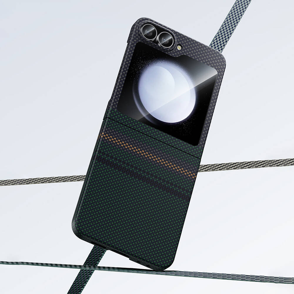 Galaxy Z Flip 6 Kılıf Karbon Fiber Tasarımlı Benks Aurora ArmorAir Kevlar Kılıf