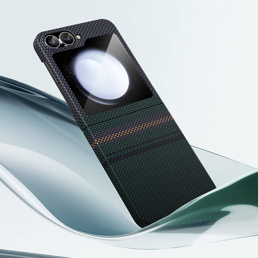 Galaxy Z Flip 6 Kılıf Karbon Fiber Tasarımlı Benks Aurora ArmorAir Kevlar Kılıf