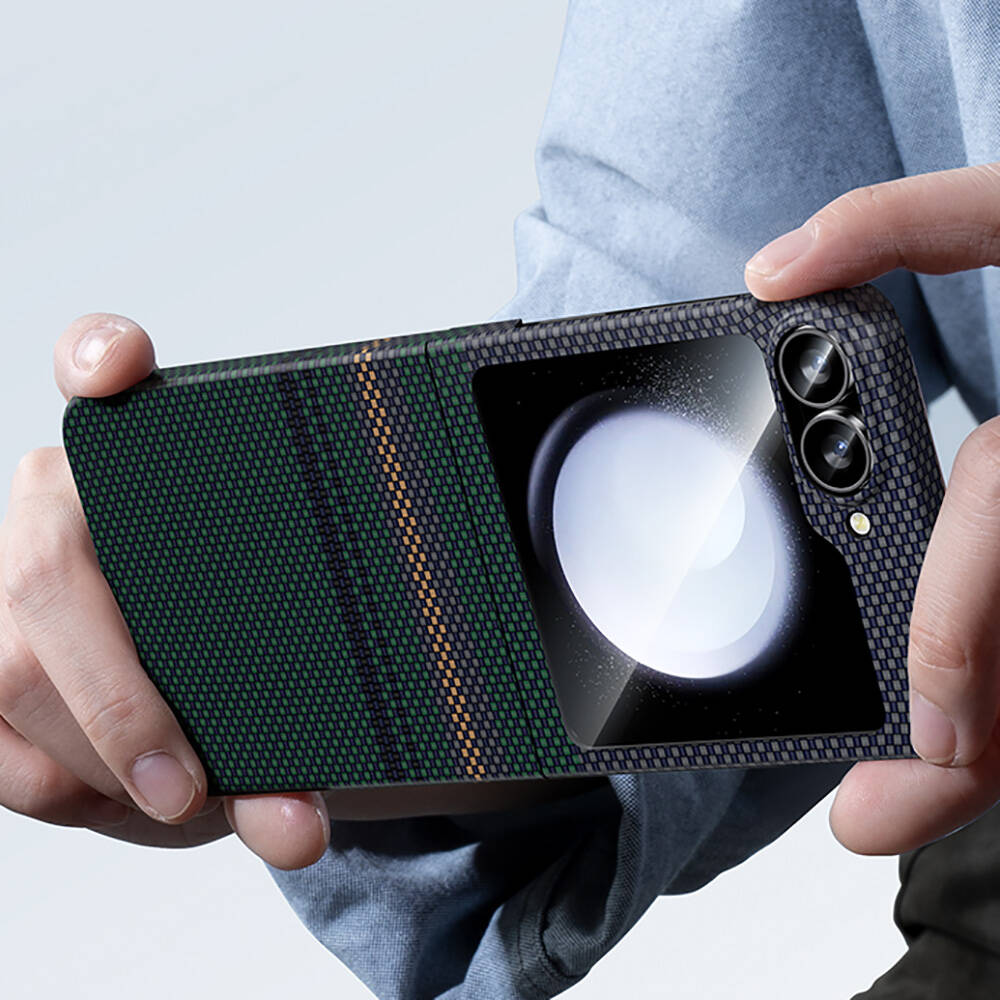 Galaxy Z Flip 6 Kılıf Karbon Fiber Tasarımlı Benks Aurora ArmorAir Kevlar Kılıf