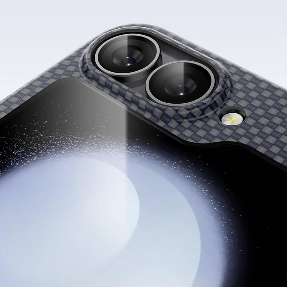 Galaxy Z Flip 6 Kılıf Karbon Fiber Tasarımlı Benks Aurora ArmorAir Kevlar Kılıf