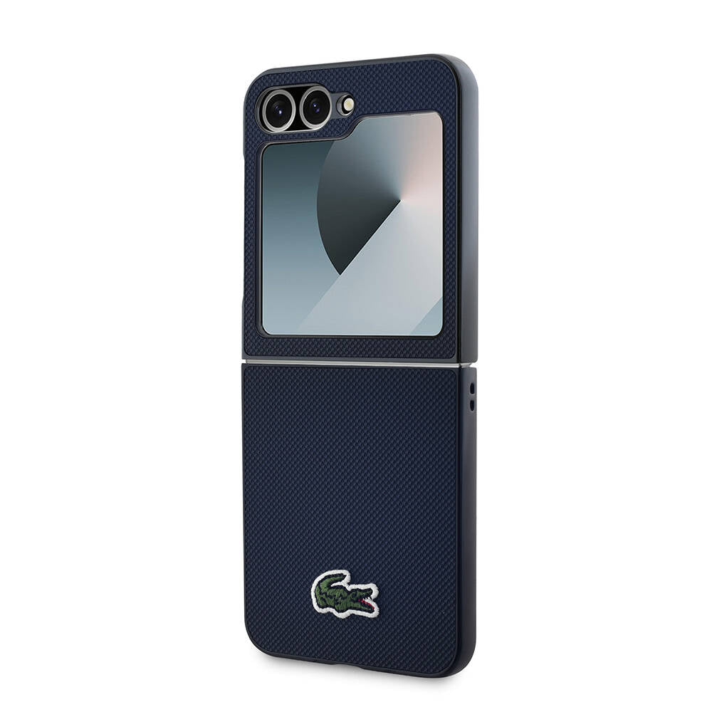 Galaxy Z Flip 6 Kılıf Lacoste orijinal Lisanslı M-safe Şarj Özellikli Pike Desenli Arka Yüzey İkonik Timsah Dokuma Logolu Kılıf