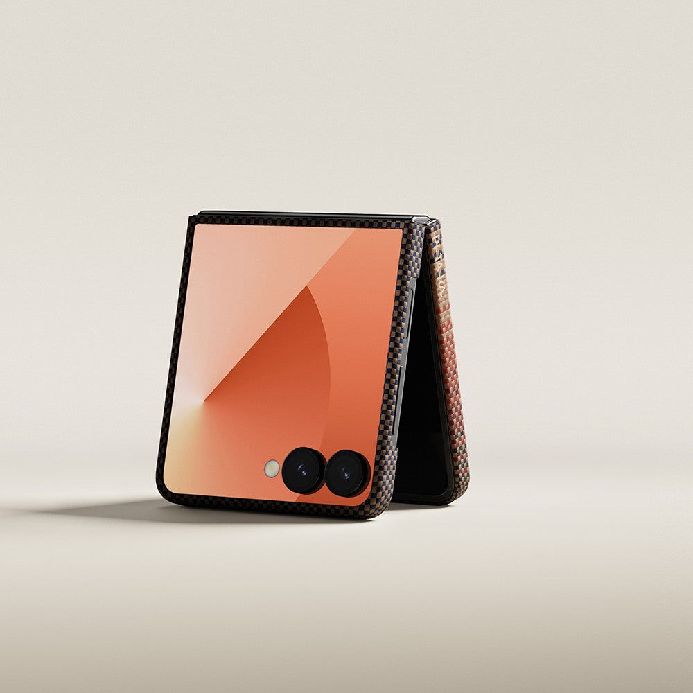 Galaxy Z Flip 7 Kılıf M-safe Şarj Özellikli Aramid Karbon Fiber Pitaka Tactile Woven Sunset-Moonrise Serisi Kılıf