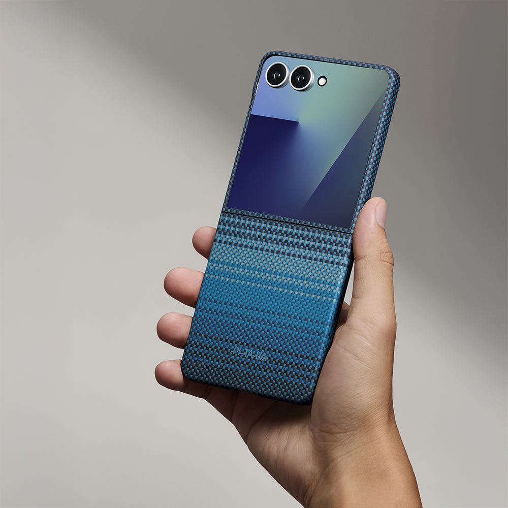 Galaxy Z Flip 8 Kılıf M-safe Şarj Özellikli Aramid Karbon Fiber Pitaka Tactile Woven Sunset-Moonrise Serisi Kılıf