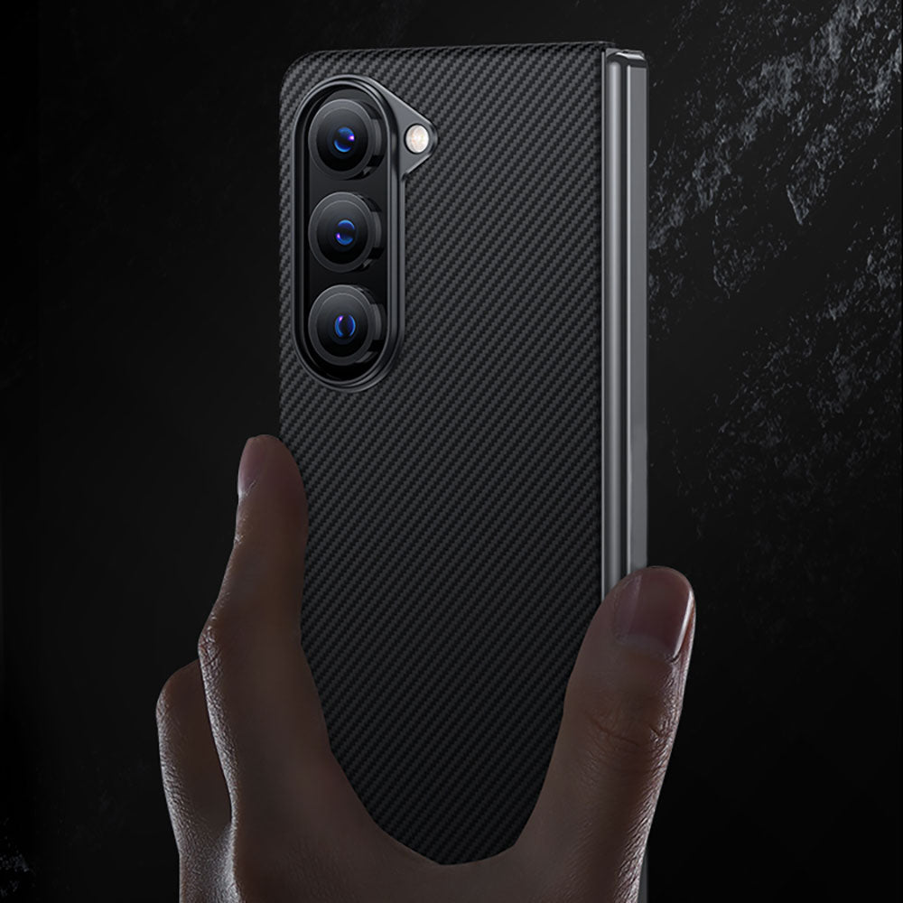 Galaxy Z Fold 5 Kılıf M-safe Özellikli Karbon Fiber Benks Essential 600D Kevlar Kılıf