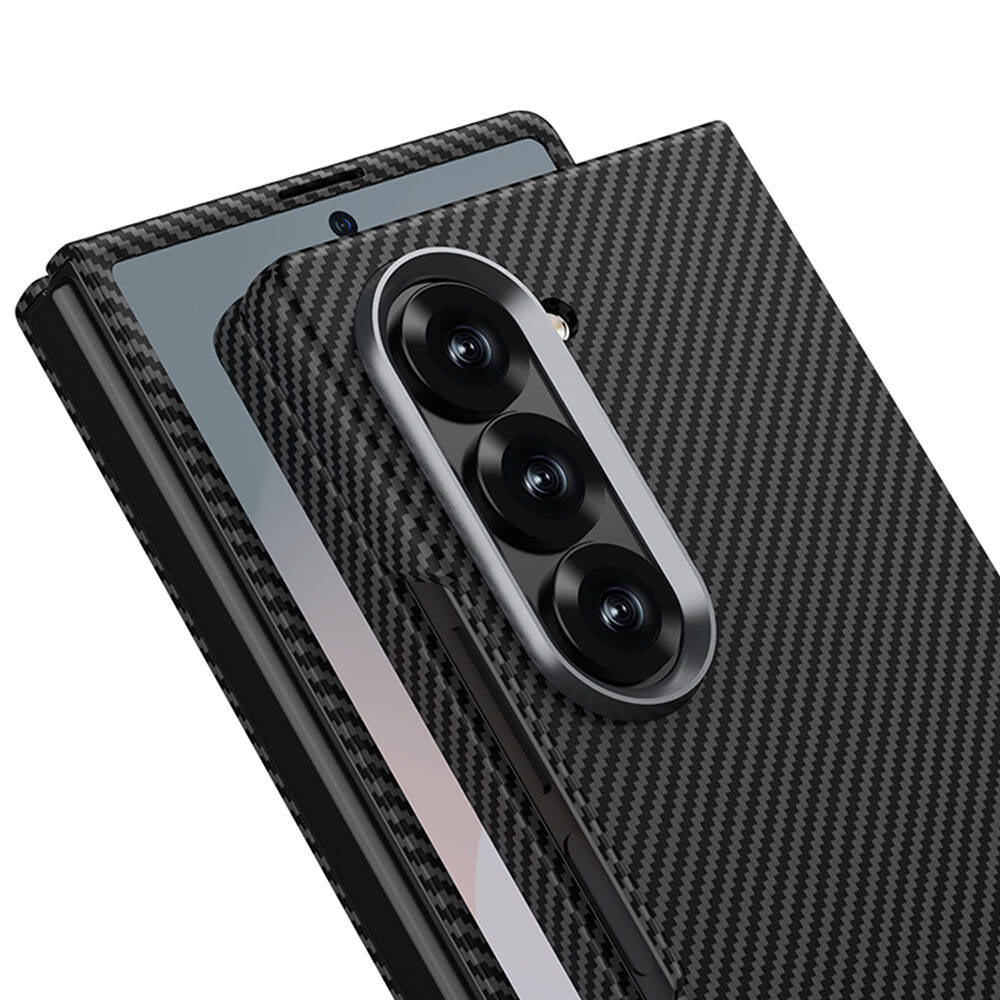 Galaxy Z Fold 6 Kılıf Kamera Korumalı Karbon Fiber Tasarımlı Arka Yüzey Zore Kıpta Karbon Kılıf