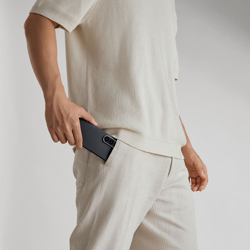 Galaxy Z Fold 6 Kılıf M-safe Şarj Özellikli 600D Aramid Karbon Fiber Pitaka Ultra-Slim Classic Serisi Black-Grey Twill Kılıf