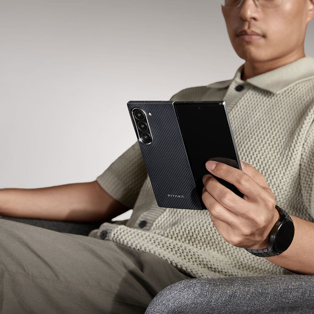 Galaxy Z Fold 6 Kılıf M-safe Şarj Özellikli 600D Aramid Karbon Fiber Pitaka Ultra-Slim Classic Serisi Black-Grey Twill Kılıf