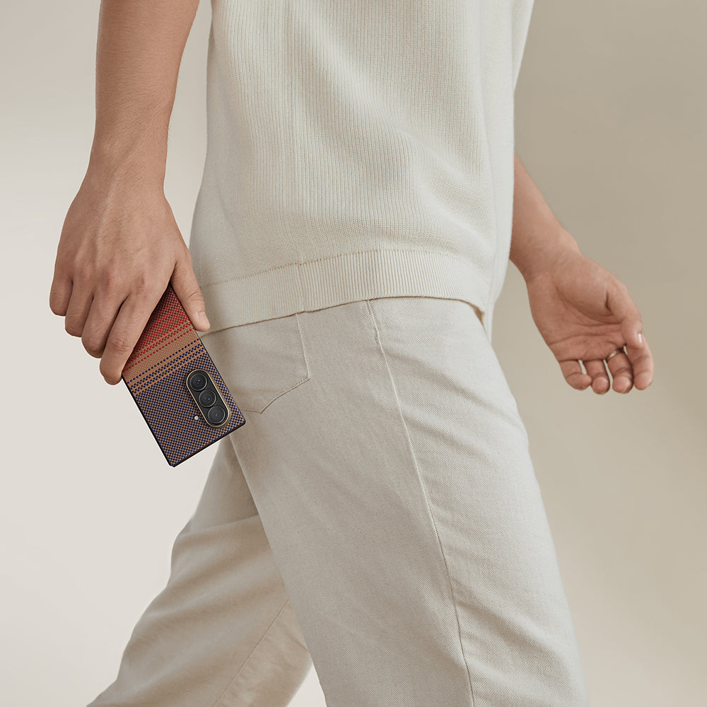 Galaxy Z Fold 7 Kılıf M-safe Şarj Özellikli Aramid Karbon Fiber Pitaka Tactile Woven Sunset-Moonrise Serisi Kılıf