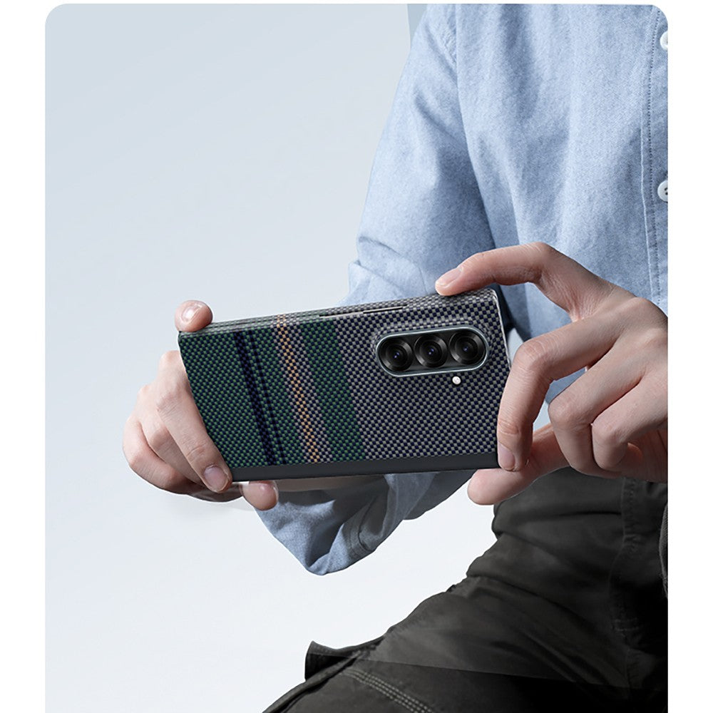 Galaxy Z Fold 7 Kılıf M-safe Şarj Özellikli Karbon Fiber Tasarımlı Benks Aurora ArmorAir Kevlar Kılıf