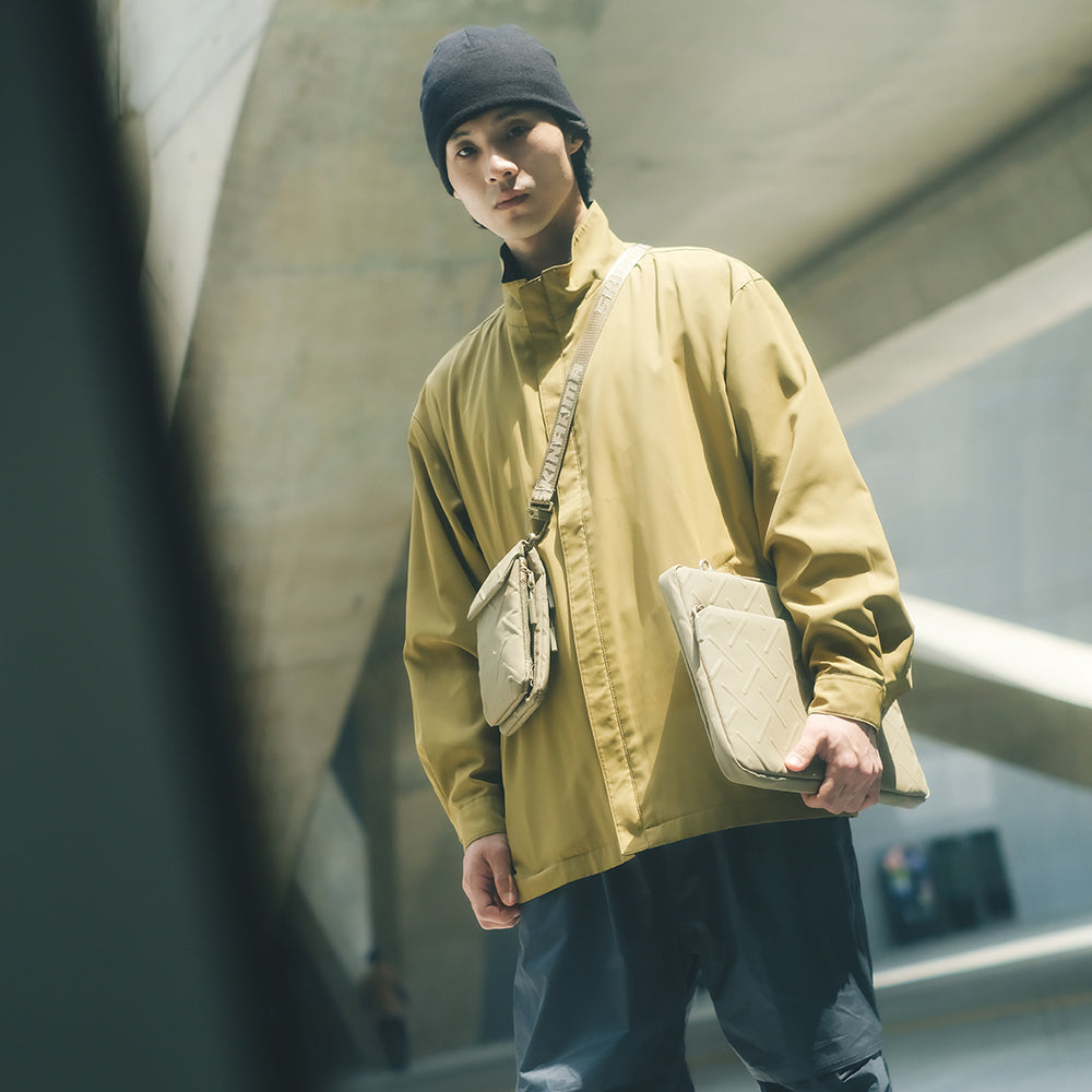 Skinarma Sling Pouch Juno Cross-Hatch Desenli Naylon Scout Boyun Askı Kayışlı Çapraz Vücut Çantası