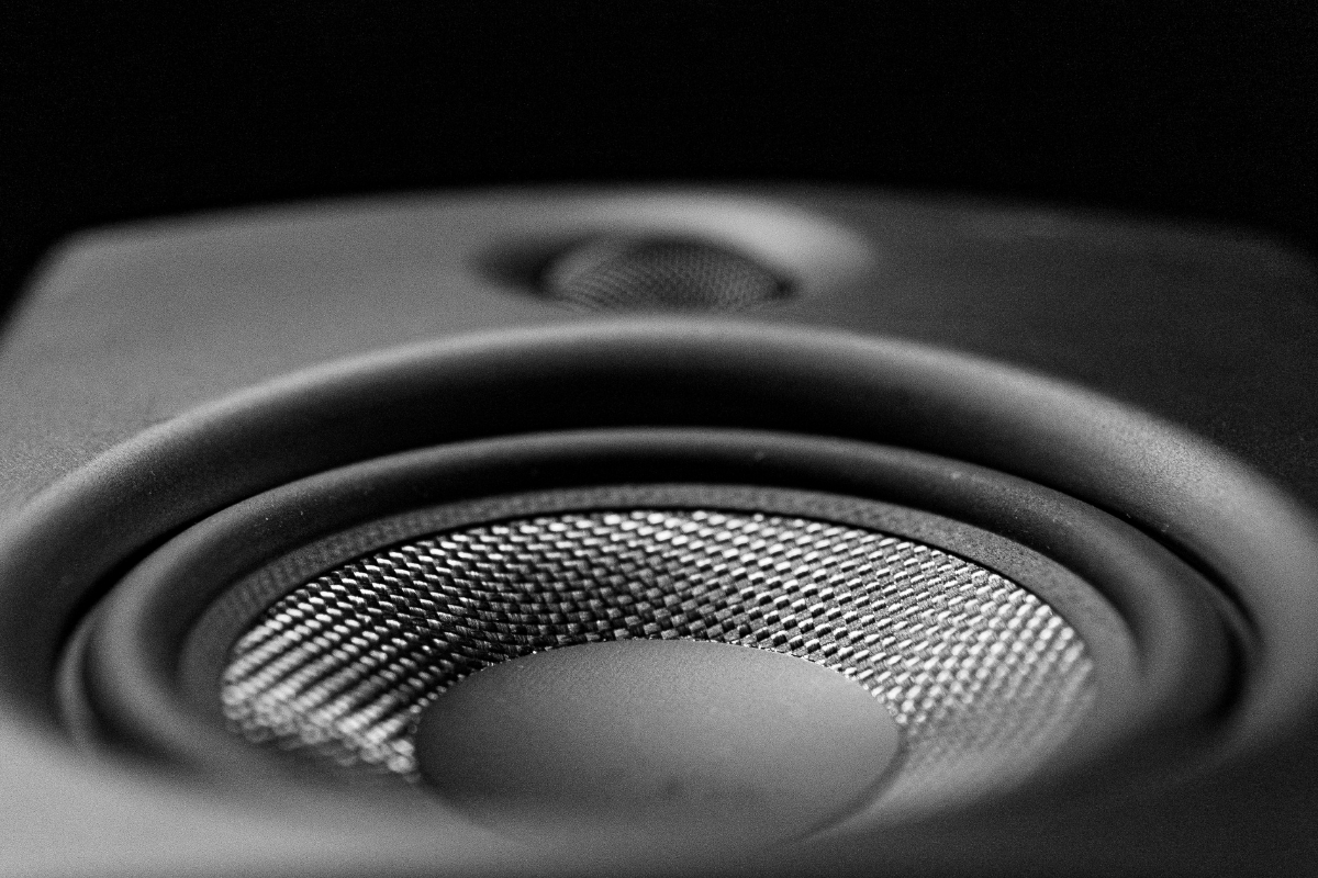 Bluetooth Hoparlörde 600W Ne Demek? Peak Güç ile RMS Güç Arasındaki Fark