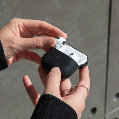 AirPods 3.Nesil Kılıf M-Safe Şarj Özellikli Native Union Hakiki Nappa Derisi Klasik Kılıf