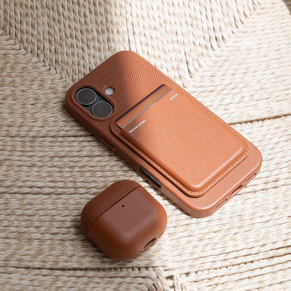 AirPods 4 Kılıf Qi M-Safe Şarj Özellikli Native Union RE Classic Serisi Suni Deri Kılıf