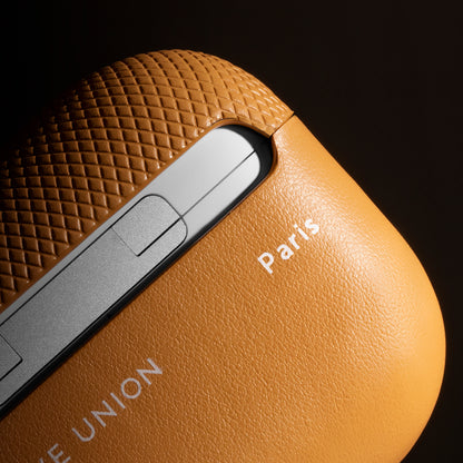 AirPods Pro 2 Kılıf Qi M-Safe Şarj Özellikli Native Union RE Classic Serisi Suni Deri Kılıf