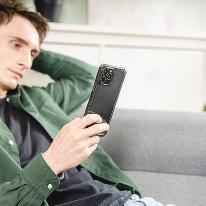 iPhone 13 Kılıf Anti-Mikrobiyal Şok Önleyicili Şeffaf Lisanslı Switcheasy Alos Kılıf