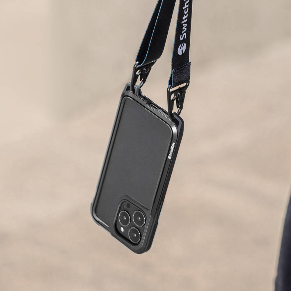 iPhone 13 Pro Kılıf Boyun Askılı Kompozit Tasarımlı Şok Önleyicili Lisanslı Switcheasy Odyssey Kılıf
