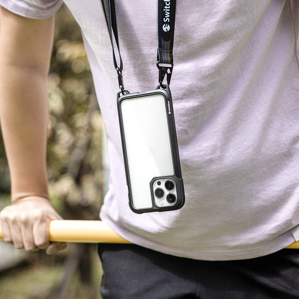 iPhone 13 Pro Kılıf Boyun Askılı Kompozit Tasarımlı Şok Önleyicili Lisanslı Switcheasy Odyssey Kılıf