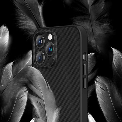 iPhone 13 Pro Max Kılıf Karbon Fiber Benks Hybrid Kevlar Kılıf