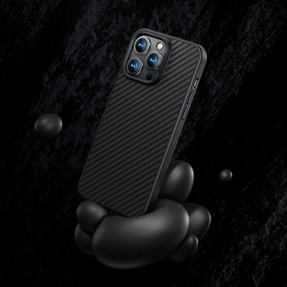 iPhone 14 Plus Kılıf Karbon Fiber M-safe Şarj Özellikli Benks Hybrid ArmorPro 1500D Kevlar Kılıf