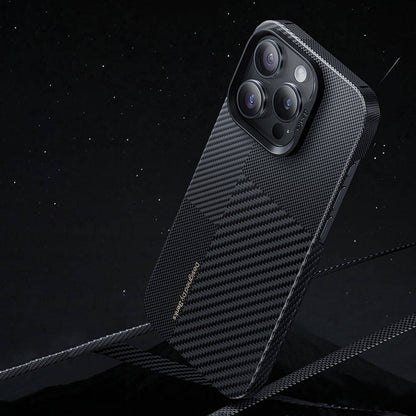 iPhone 14 Pro Kılıf M-safe Şarj Özellikli Karbon Fiber Benks Montage ArmorAir Kevlar Kılıf