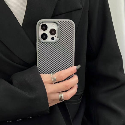 iPhone 14 Pro Max Kılıf M-safe Şarj Özellikli Karbon Fiber Görünümlü Zore Troy Kılıf