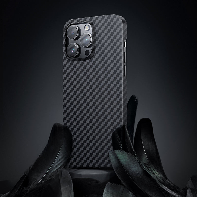 iPhone 14 Pro Max Kılıf M-safe Özellikli Karbon Fiber Benks Essential Kevlar Kılıf