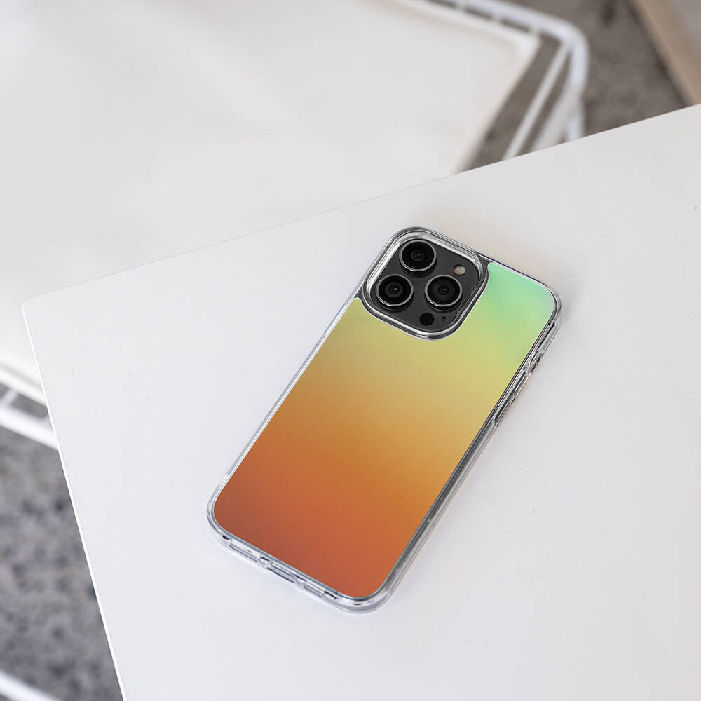 iPhone 14 Pro Max Kılıf Renk Geçişli Kenarları Şeffaf Tasarımlı Lisanslı Switcheasy Crush Plus Kılıf