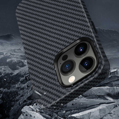 iPhone 14 Pro Max Kılıf Wiwu Karbon Fiber Görünümlü M-safe Wireless Şarj Özellikli Kabon Kılıf