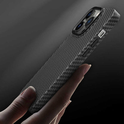 iPhone 14 Pro Max Kılıf Wiwu Karbon Fiber Görünümlü M-safe Wireless Şarj Özellikli Kabon Kılıf