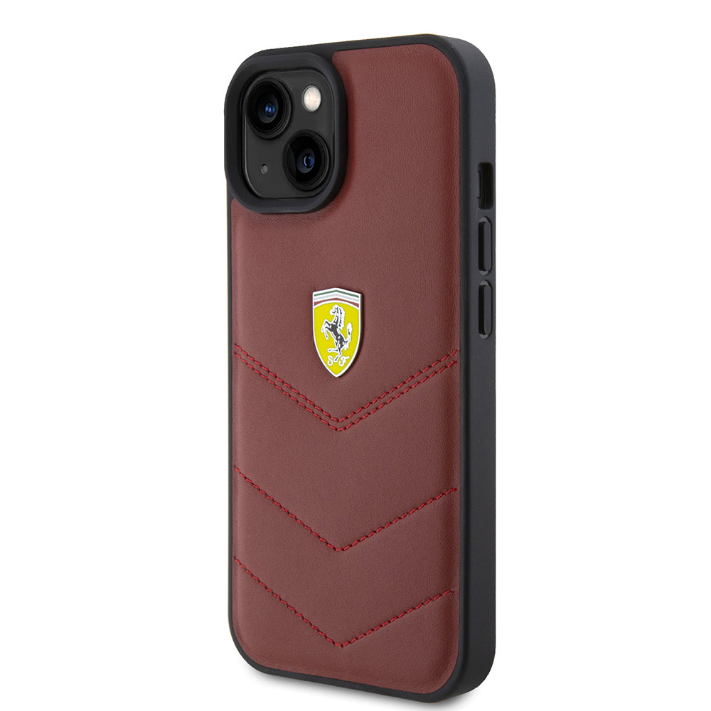 iPhone 15 Kılıf Ferrari Orijinal Lisanslı Deri Dikişli Arka Yüzey Metal Logo Tasarımlı Kılıf