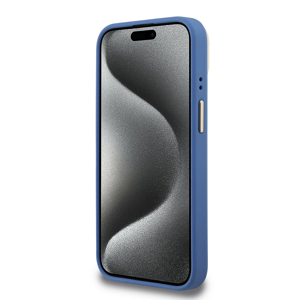 iPhone 15 Kılıf Guess Orijinal Lisanslı PU Deri 4G Desenli Metal Büyük 4G ve Yazı Logolu Kamera Standlı Kılıf
