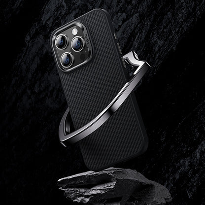 iPhone 15 Kılıf Karbon Fiber M-safe Şarj Özellikli Benks Hybrid ArmorPro 600D Kevlar Kılıf