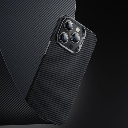 iPhone 15 Plus Kılıf M-safe Özellikli Karbon Fiber Benks Essential ArmorAir 600D Kevlar Kılıf